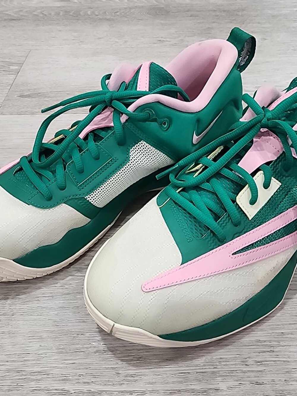 Nike Giannis Immortality 3 Basketball Shoes Green Pink DZ7533-300 Men's Size 12